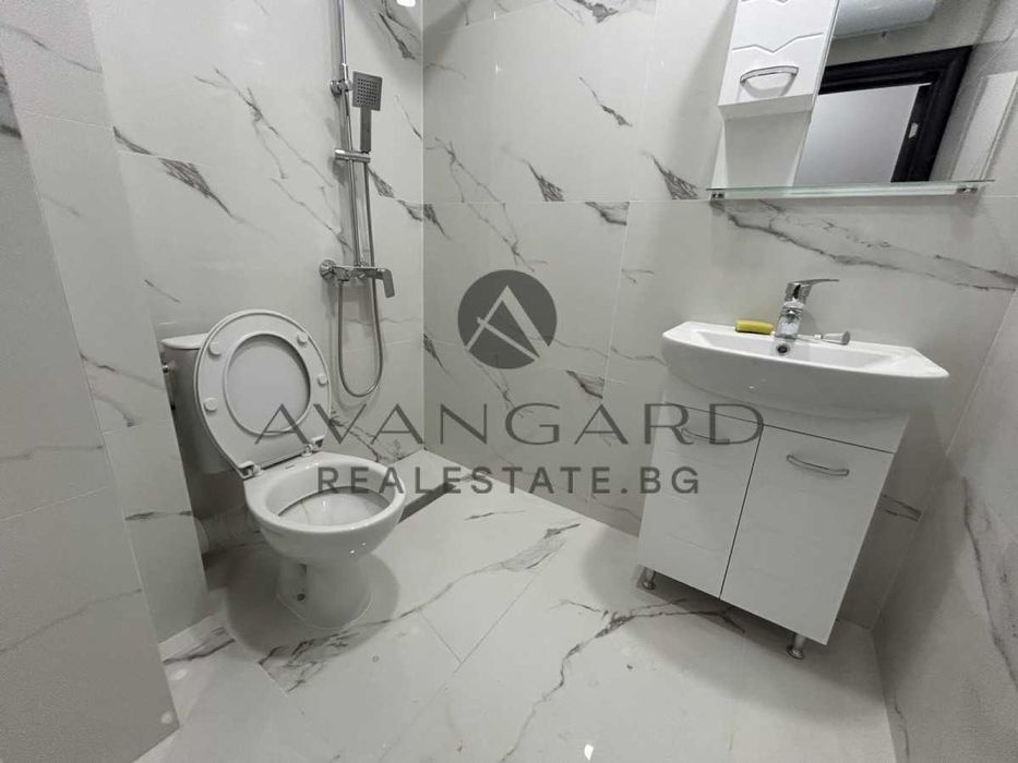 Продава се Тристаен апартамент в Пловдив, Кючук Париж - 74 кв.м за 2000 €/кв.м - Снимка #6