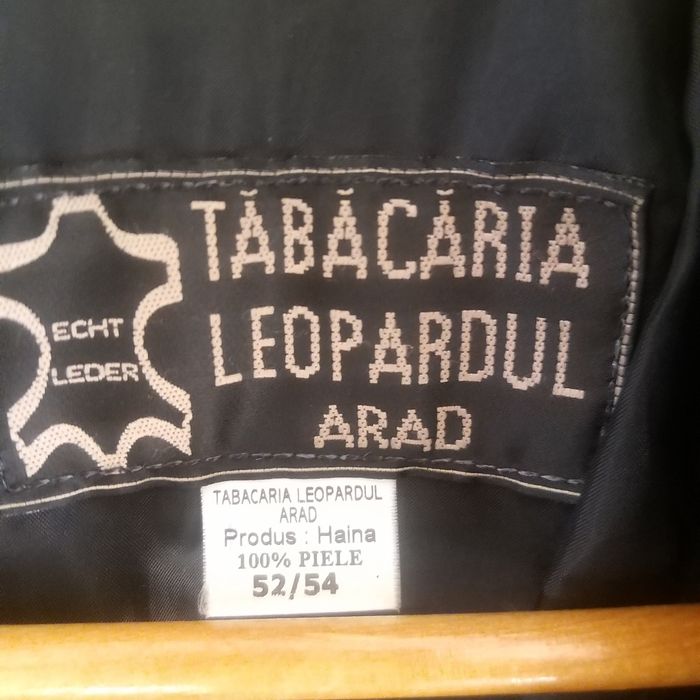 Vând geacă din piele naturală nouă
