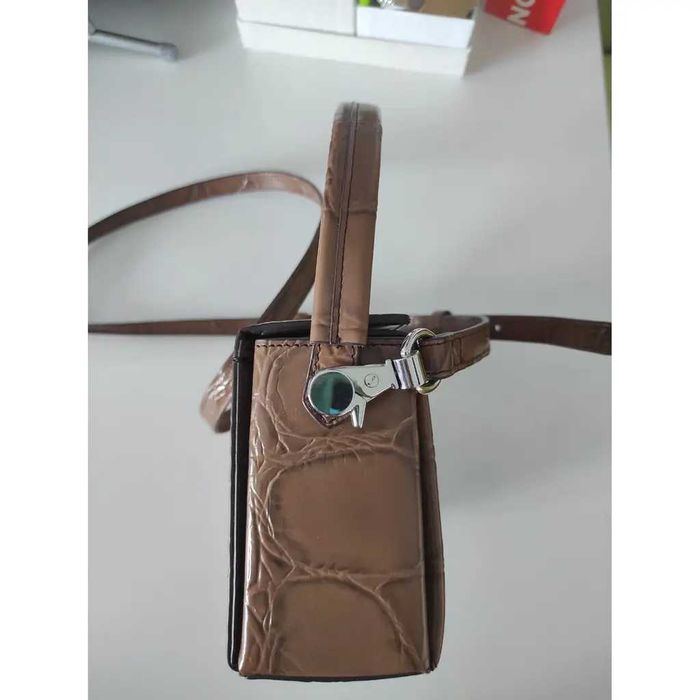 Кафява малка дамска чанта почти нова