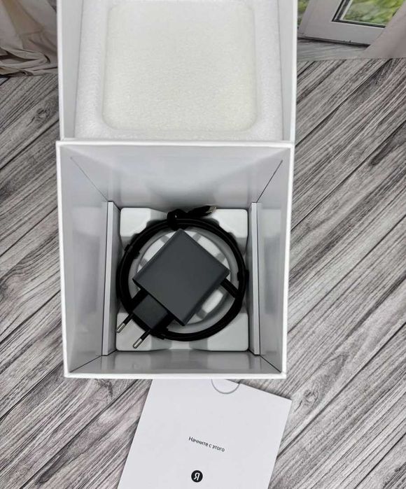 ПРОДАМ Яндекс Станция Миди (Умная колонка Алисой). Практический НОВОЕ.