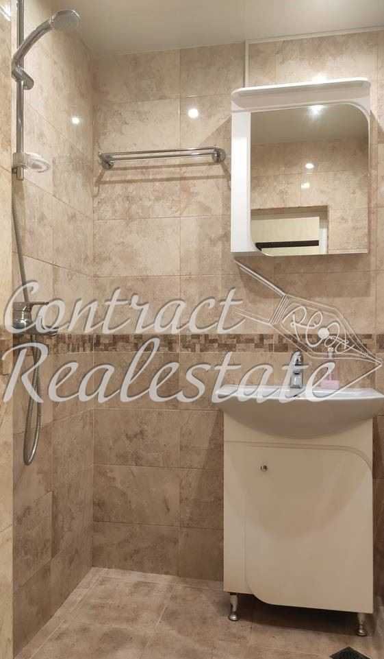 Дава се под наем Четиристаен апартамент в Варна, Център - 100 кв.м за 561 € - Снимка #11