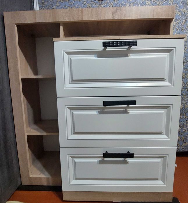 Комод  б/у в спальню