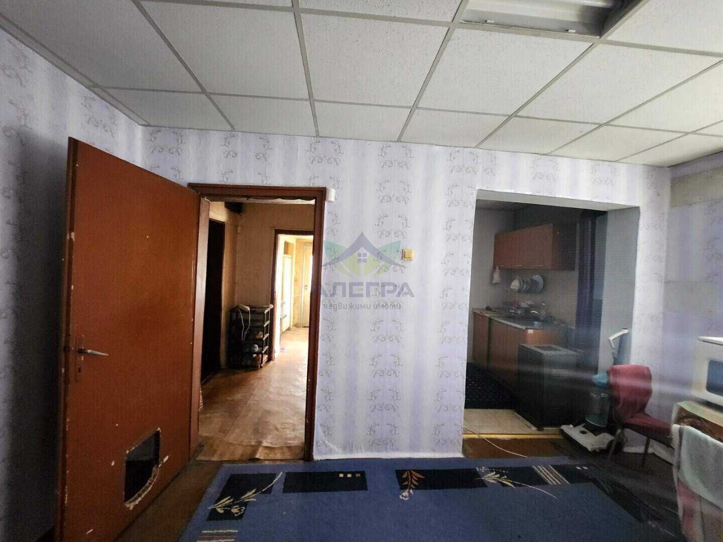 Къща с двор в Пазарджик, в близост до ДАП-а