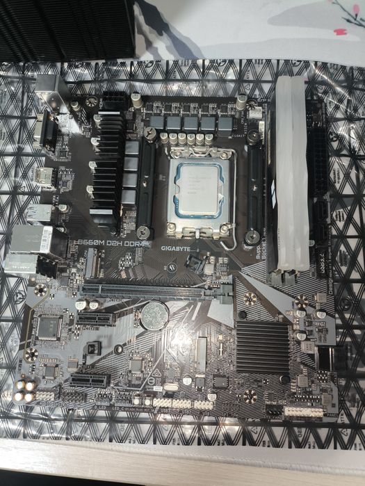 Продаю комплект материнская плата, процессор, озу