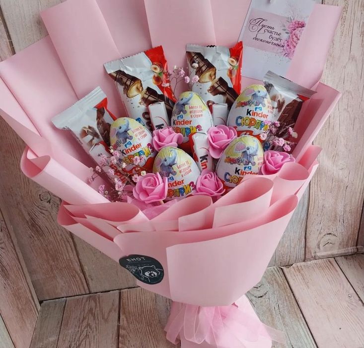 Букет из киндер сюрпризов. Киндер торт