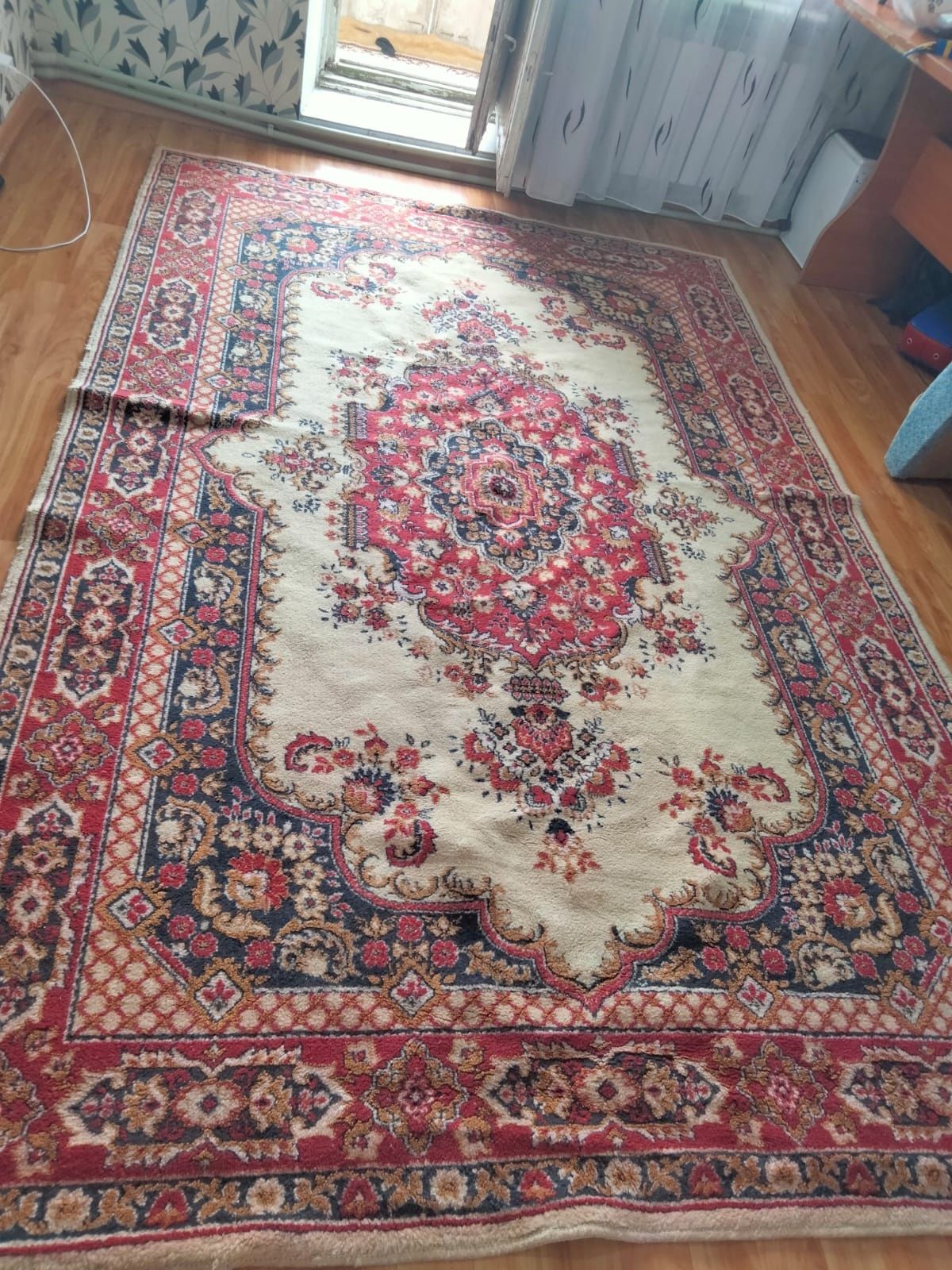 Продам 3 ковра б/у