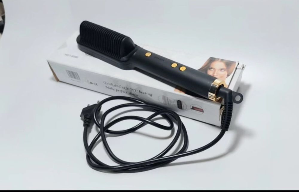 Расчёска-выпрямитель для волос

Удобная и эффективная расчёска-выпрями