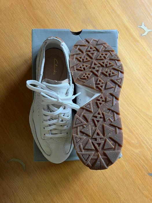 Кожени нови бели маратонки Clarks