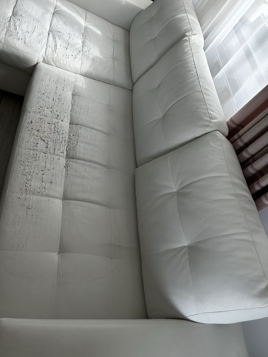 Canapea colt extensibila din piele alba