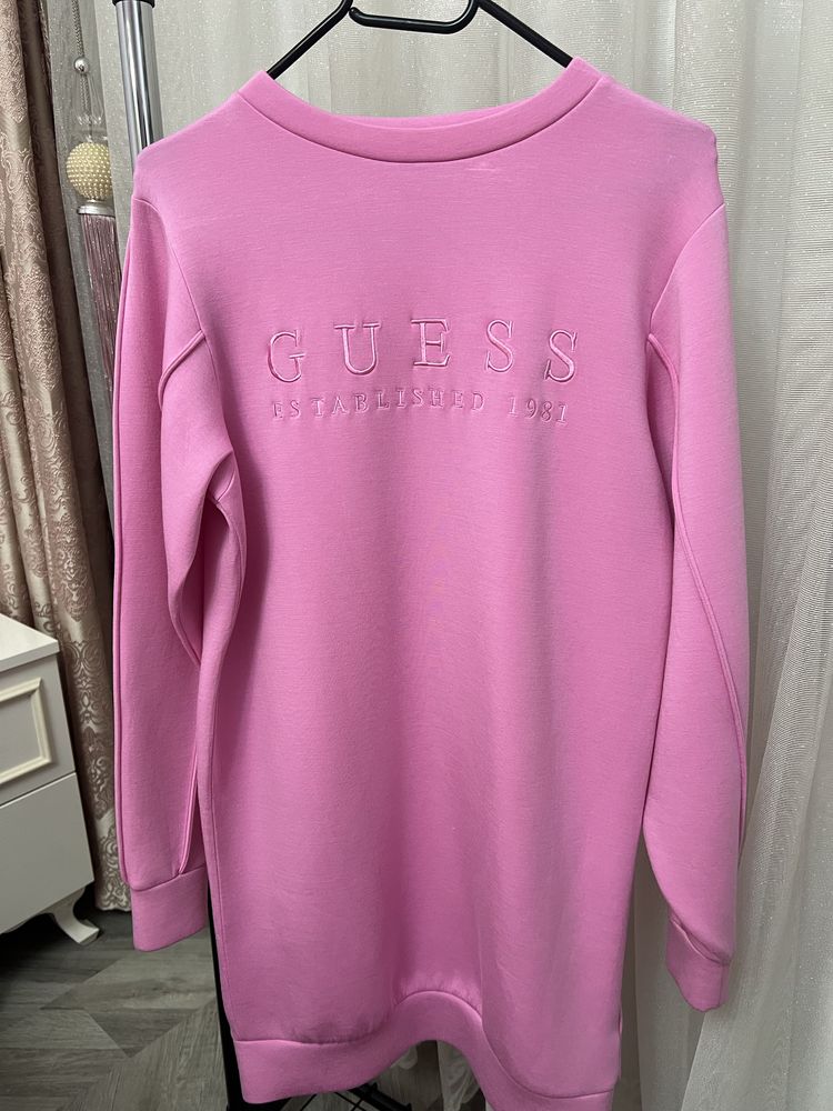 Розова рокля GUESS