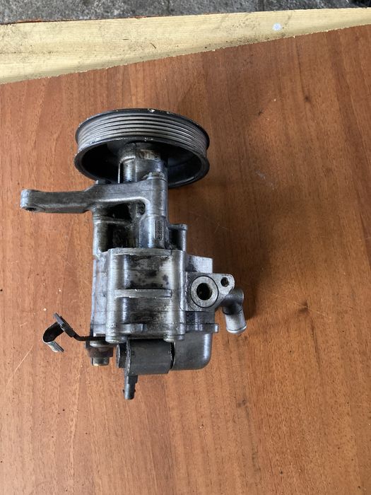 Bmw F10 3.0 d Хидравлична Помпа