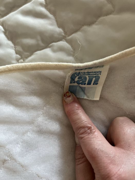 Cuvertura pat mare matlasata si  brodata