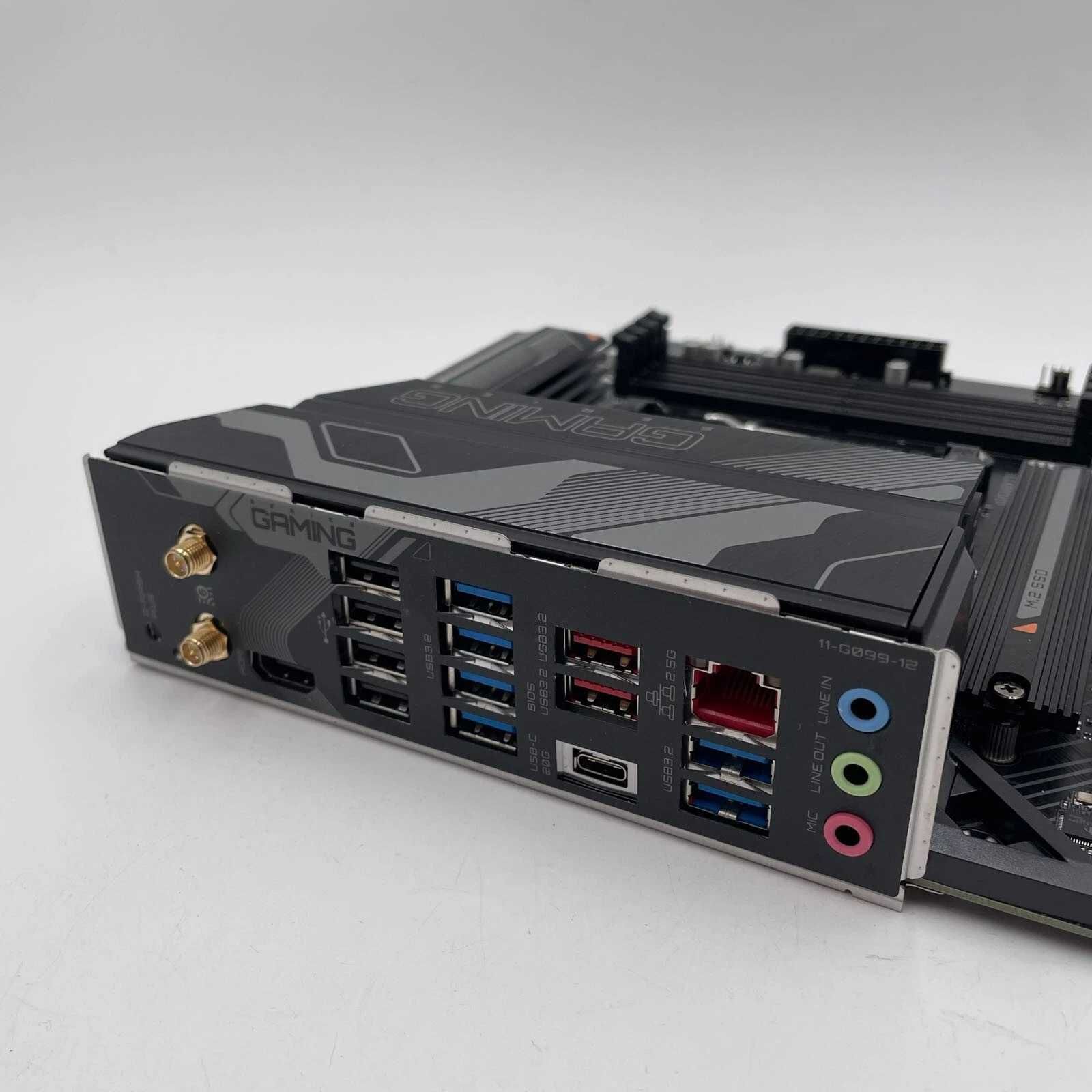GIGABYTE X670 Gaming X AX V2 + НОВ  RYZEN 9 7900X3D 12-Core (5.6 GHz )