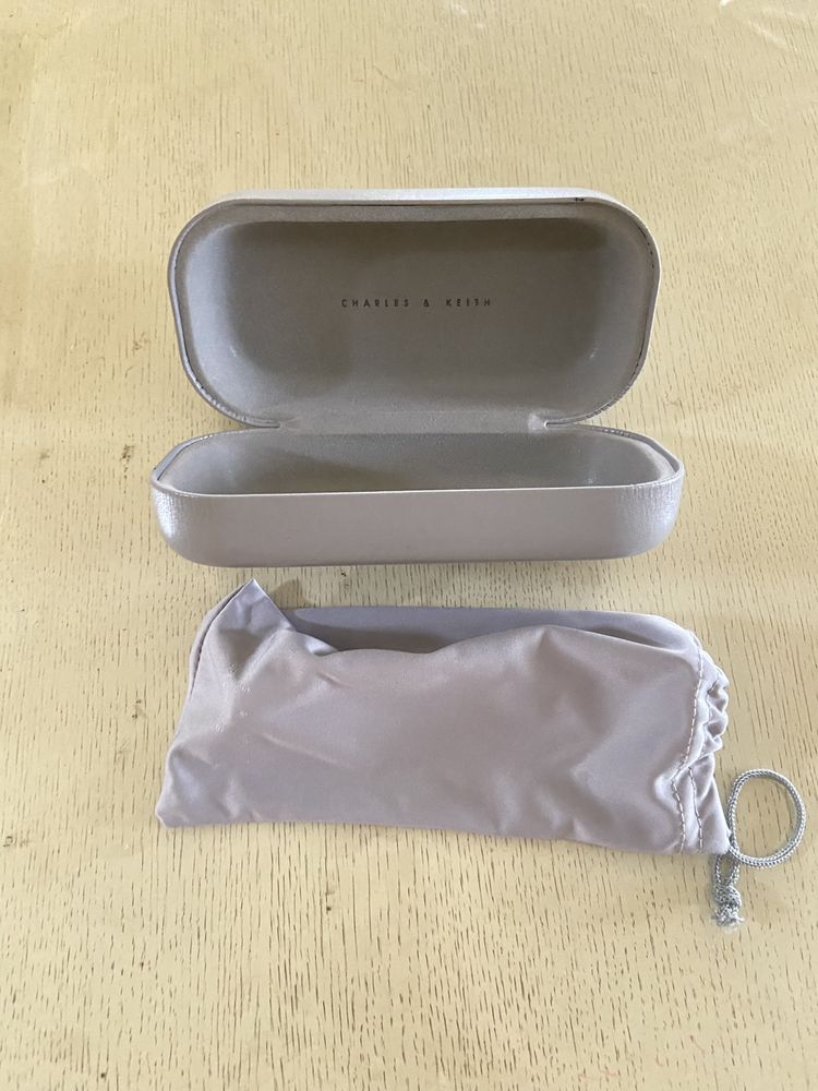 Очки Charles & Keith