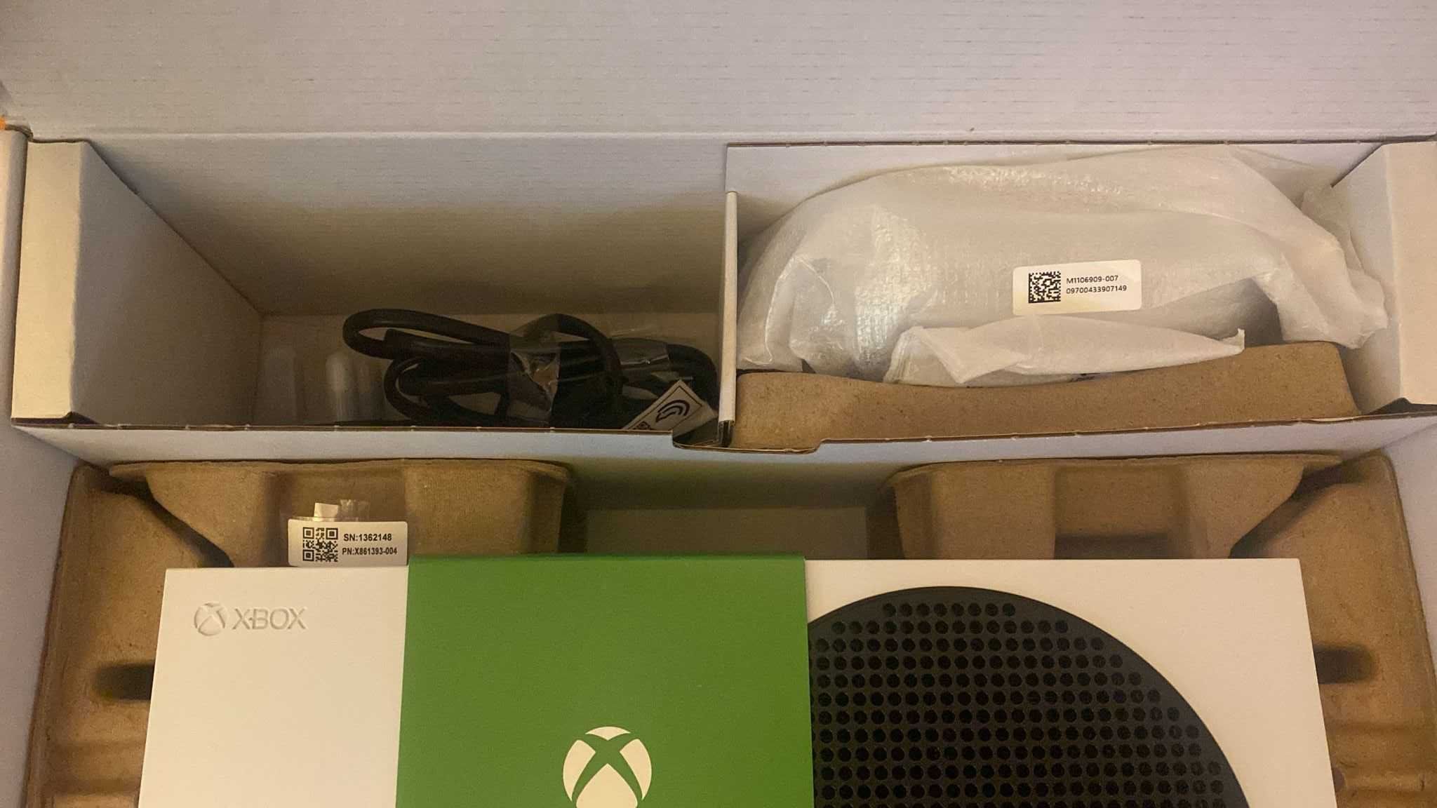 Consola Microsoft Xbox Series S 512GB, alb,2 manete