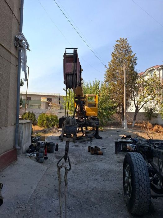 Kran ustanovka-21 metr galinchanin