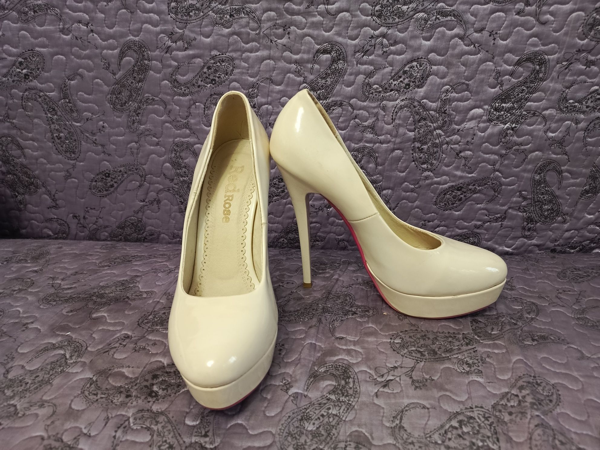 Продаются туфли, сапоги женские, кросовки детские 27р