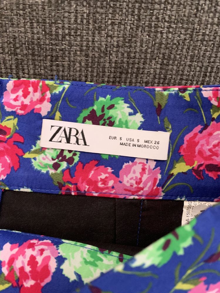 Fusta ZARA marimea 34, cu funda in partea din fata