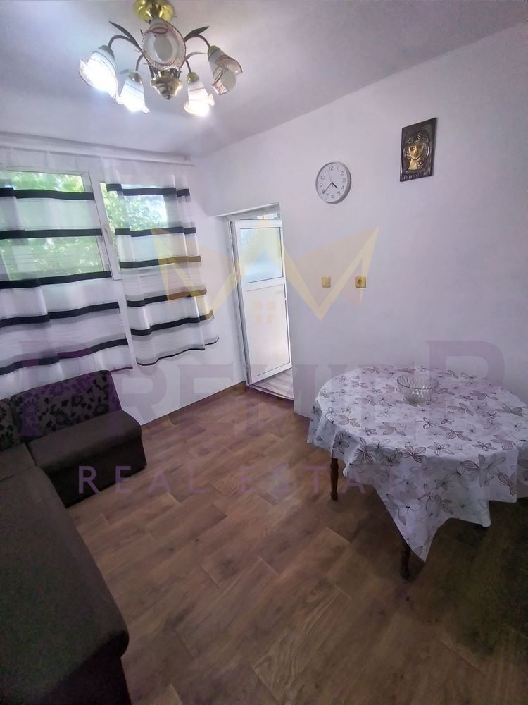 Дава се под наем Къща в Варна, Цветен квартал - 50 кв.м за 255 € - Снимка #1