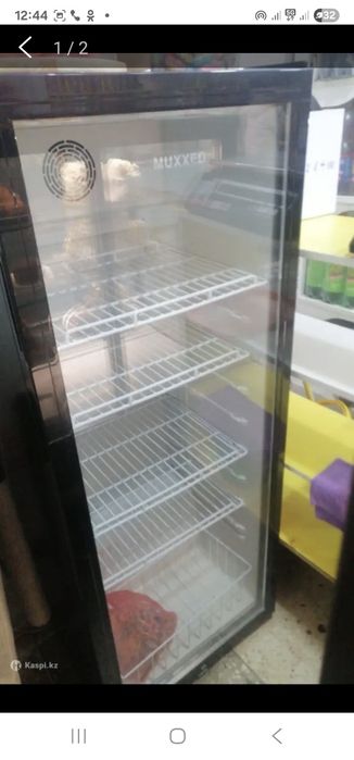 Продам витриный холодильник Munhet,вертикальный