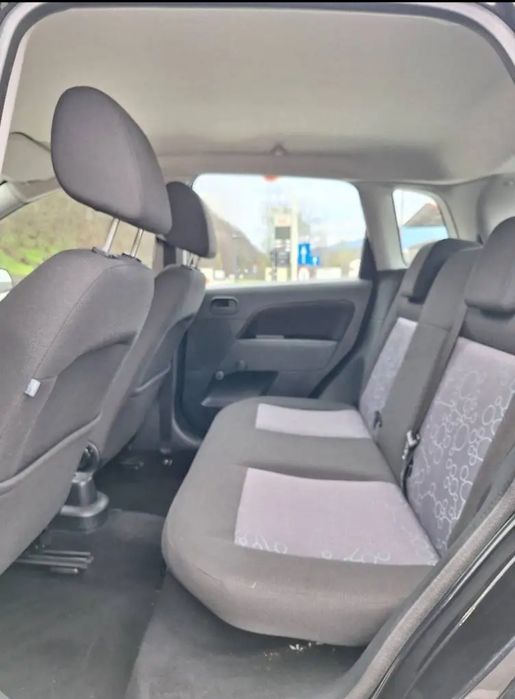 Ford fiesta 1,4 benzina an 2007 euro 4 Clima /Oglinzi electrice/Inchid
