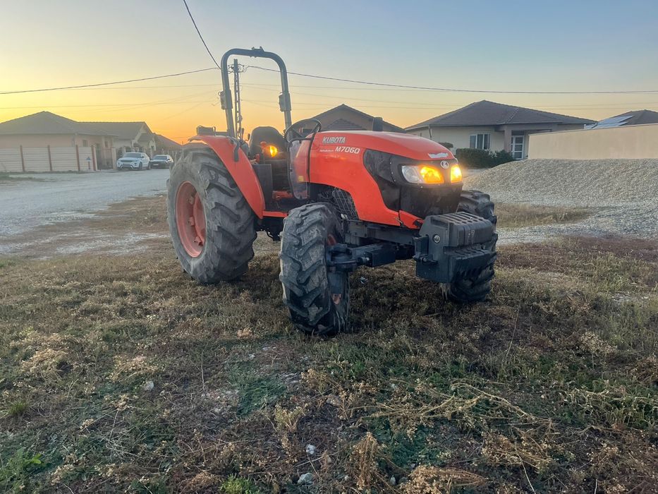 Tractor 4x4 ,70 Cp