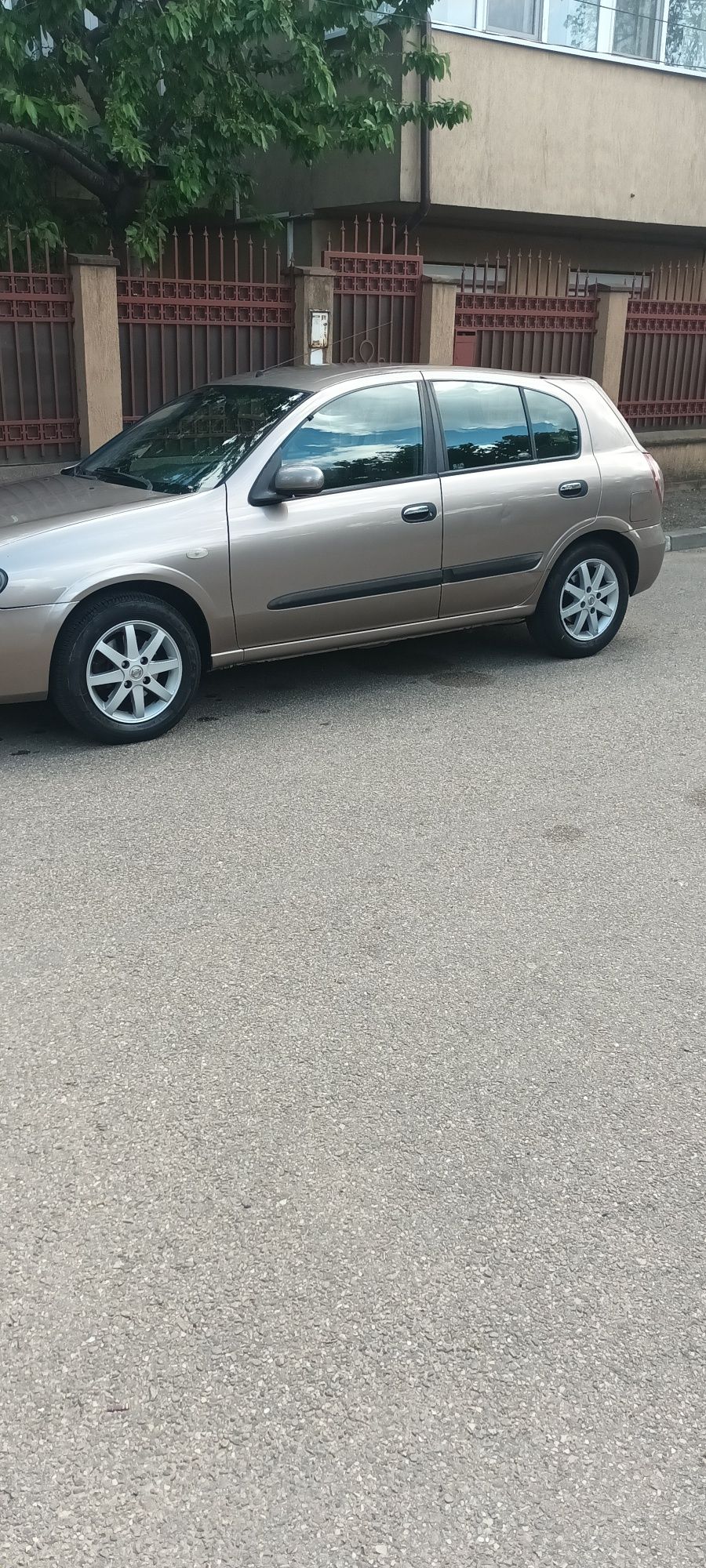 Nissan almera 2007