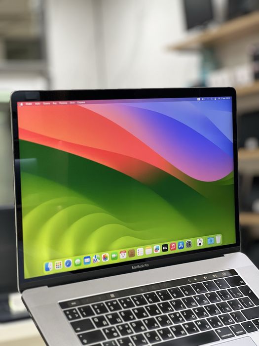 MacBook Pro Touchbar | аккум 100% | Core i7 | ОЗУ 16Gb | SSD 512Gb