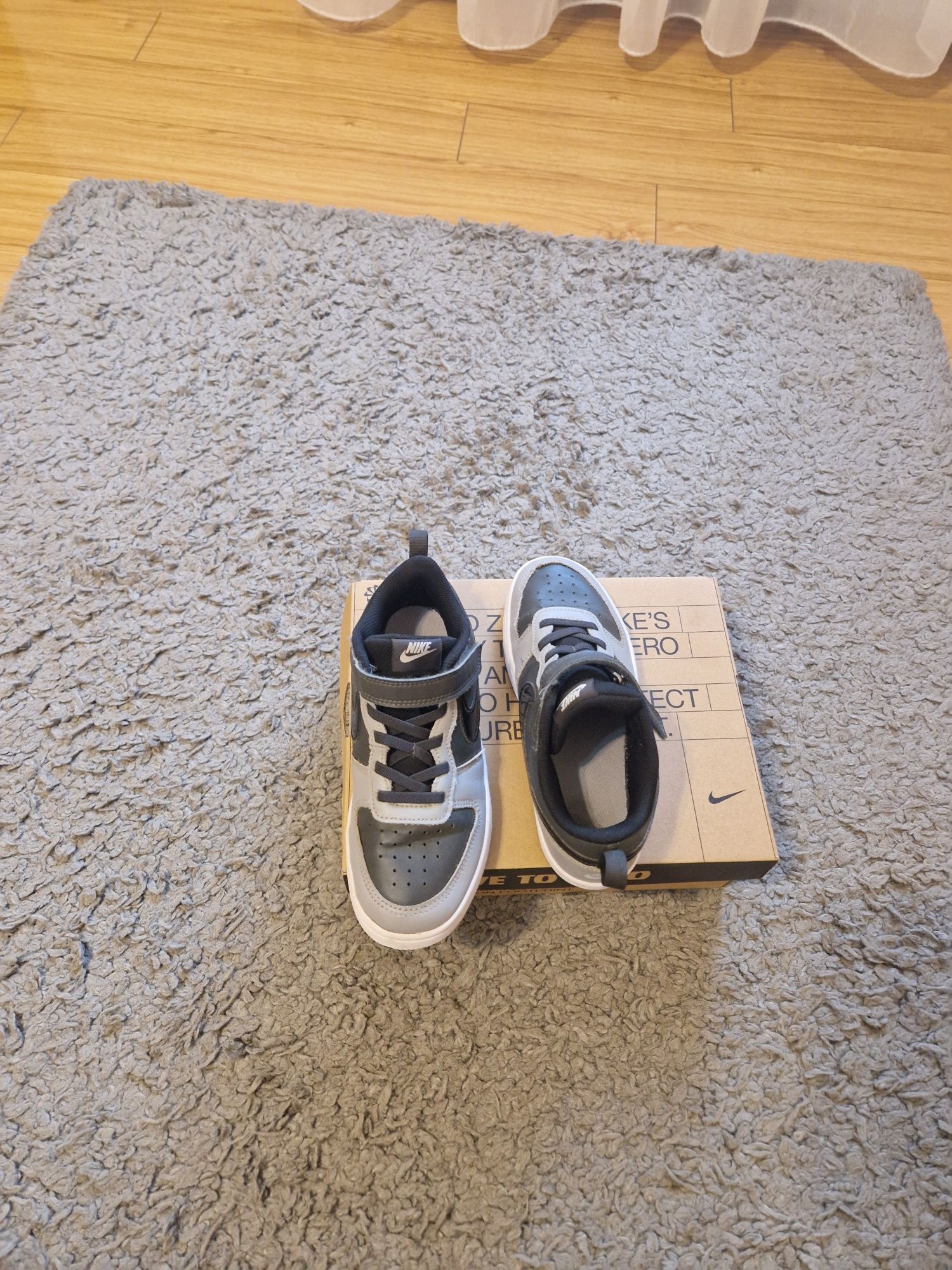 Adidași Nike piele marimea 34