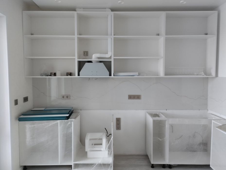 Продам шкаф новы,и кухон корпуса новый  кухонный фасад краска  цена до