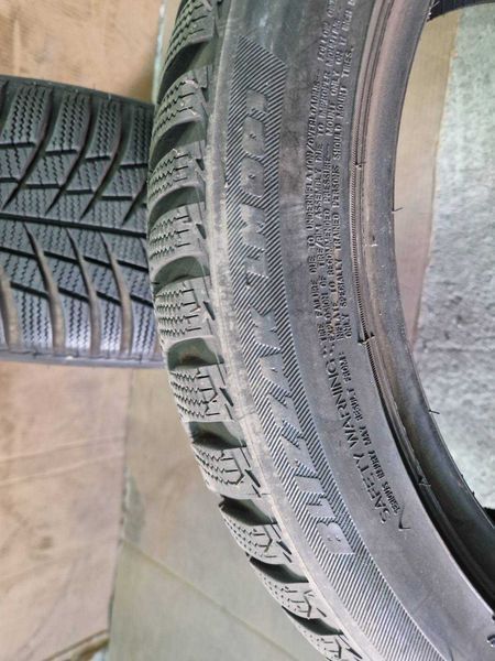 2 anvelope de iarnă Bridgestone R17 215/50 DOT3118