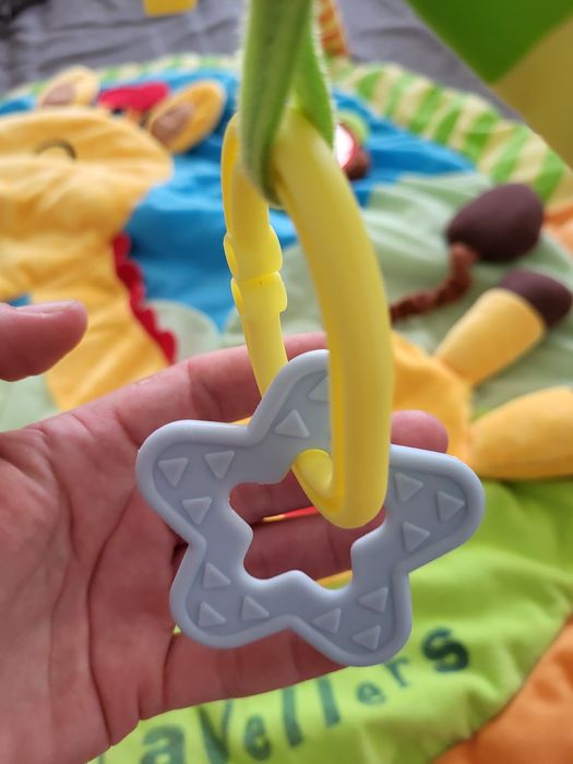 Лот играчки, активна гимнастика, въртележка за кошара и прожектор