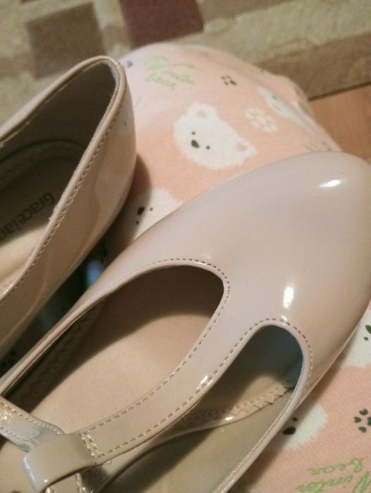 Vând pantofi casual ptr dama