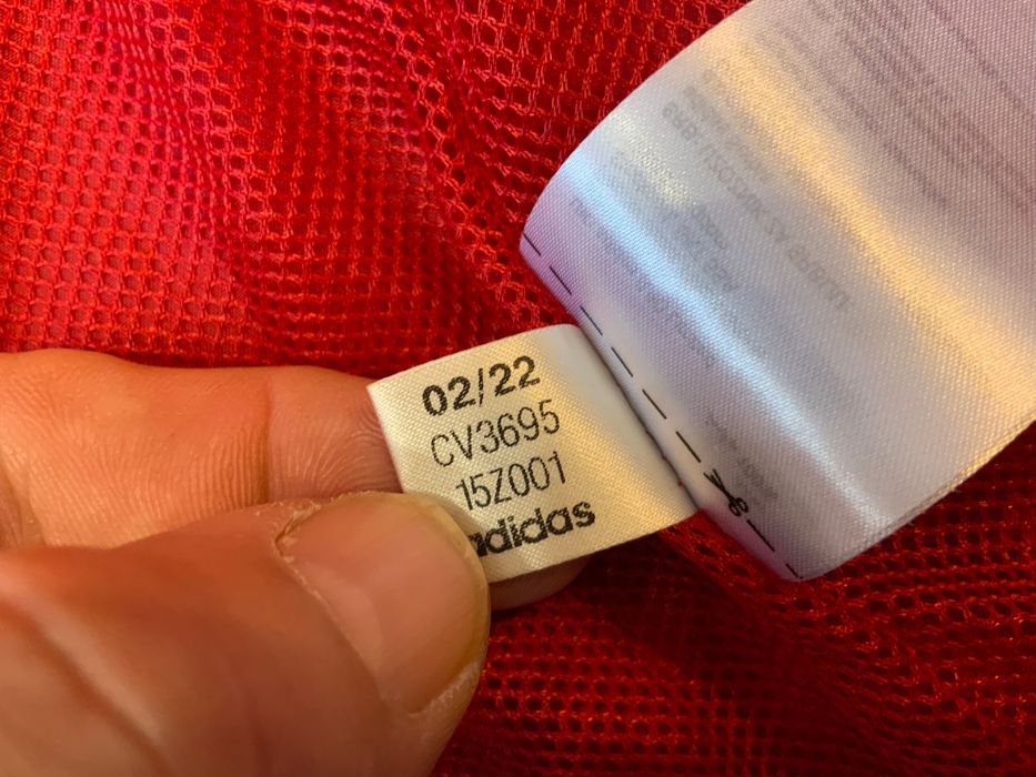 Adidas-оригинално  яке 40 s
