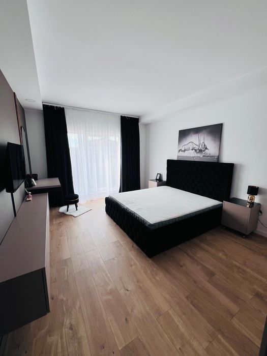 Inchiriez apartament 2 camere Cosmopolis.