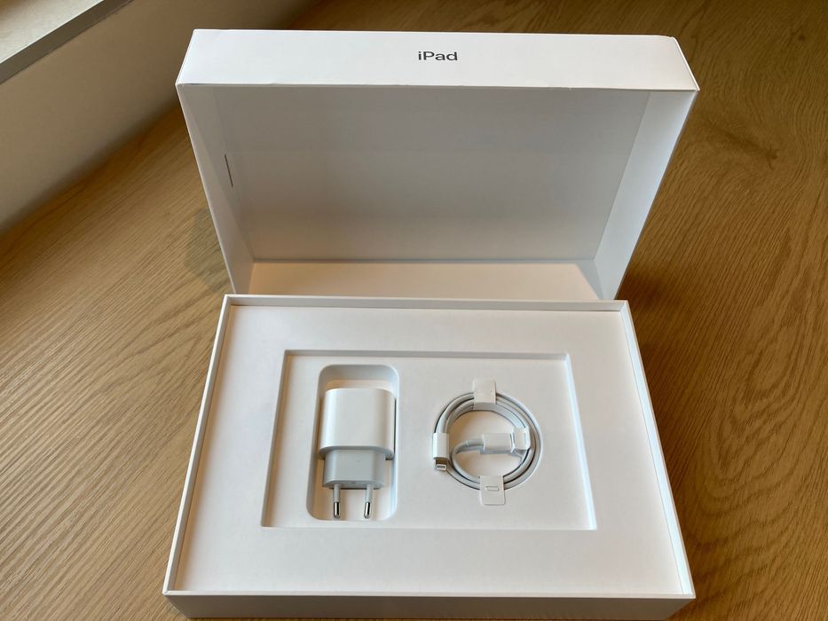 iPad (9th Generation) Wi-Fi 64 GB + SIM