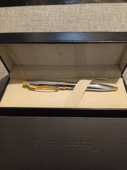 Луксозен химикал Sheaffer with gold trim