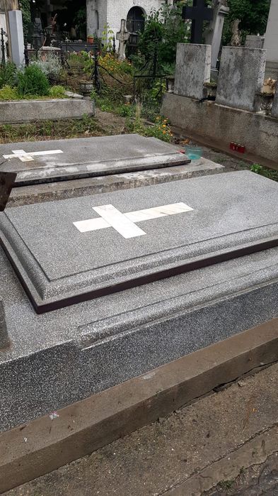 Vând loc de veci Cimitirul Bellu