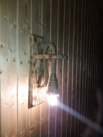 Lampa de perete lucrata manual