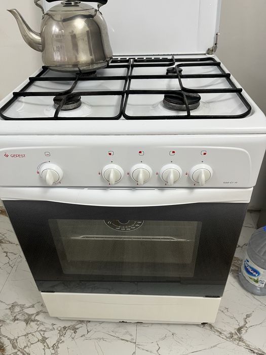 продам газовую плиту фирмы Гефест в рабочем состояний