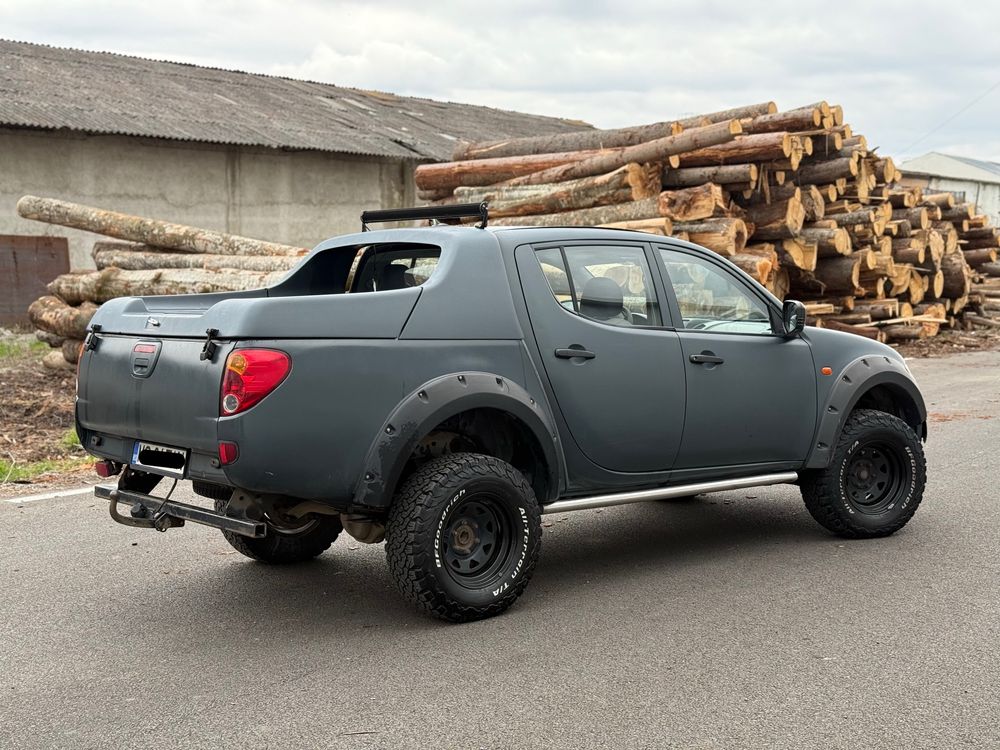Mitubishi L200 4x4 2.5 Full Off-Road – Vopsea Verde Raptor