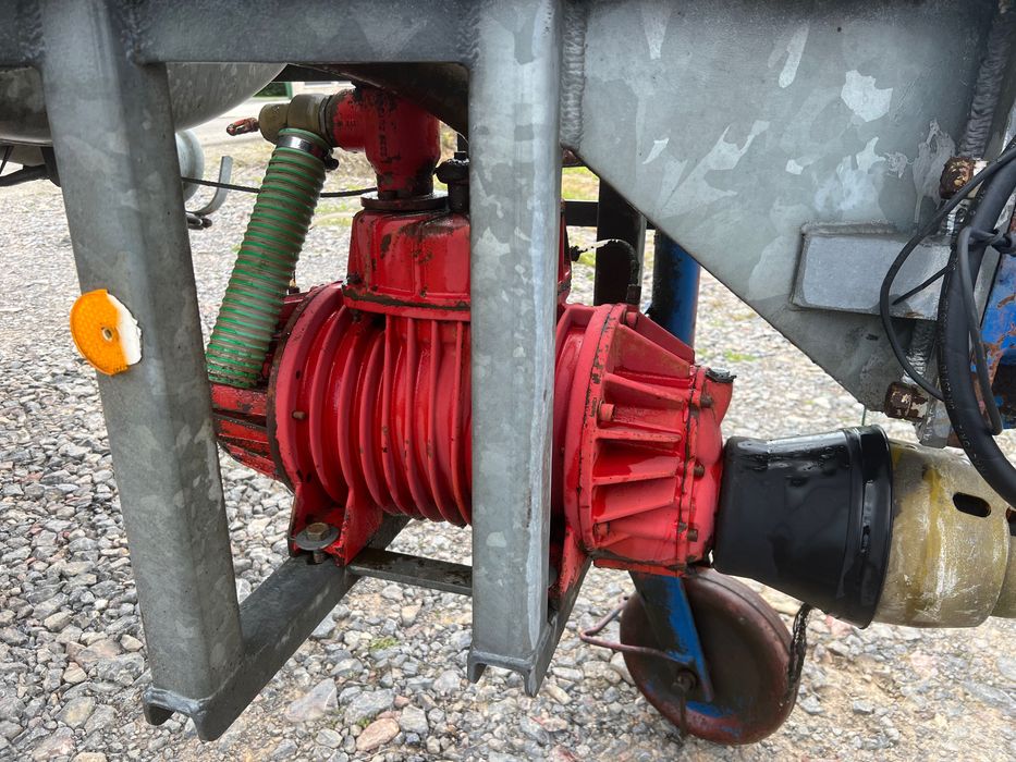 Vidanja 7000L Vakuum Tandem sau simplu