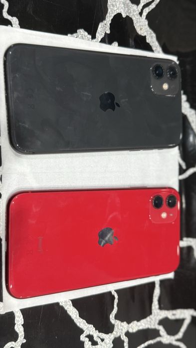 Продам 2 айфона 11