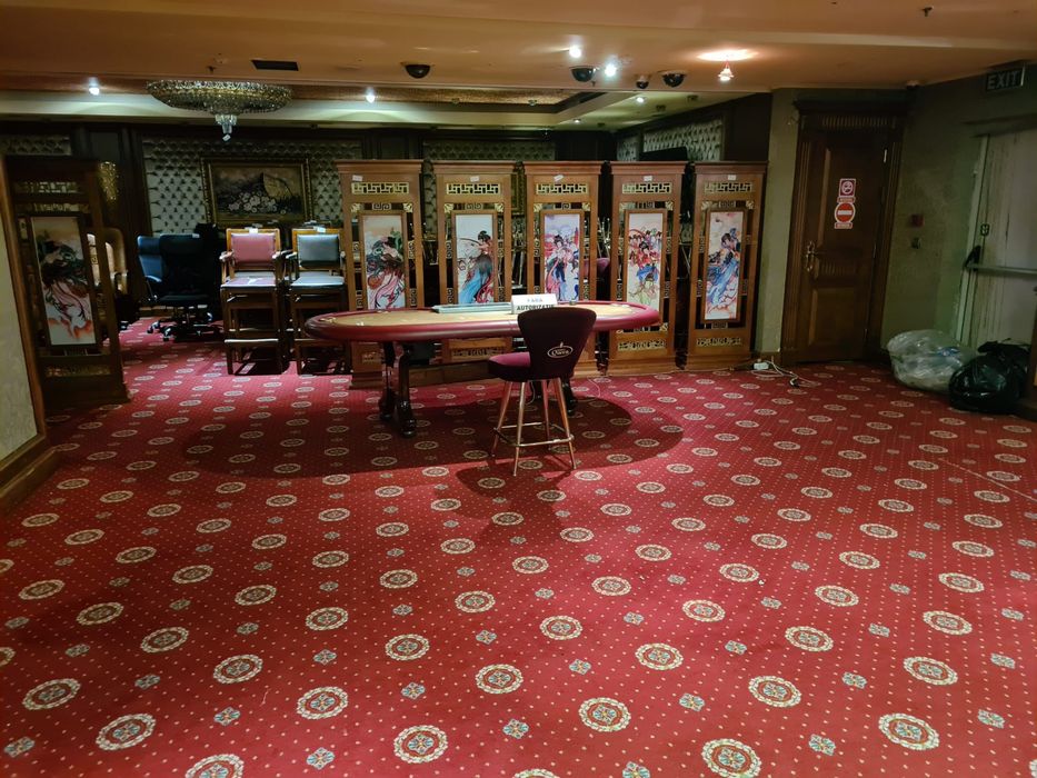 Lichidare stoc Casino mese poker blackjack roti ruleta jetoane tot