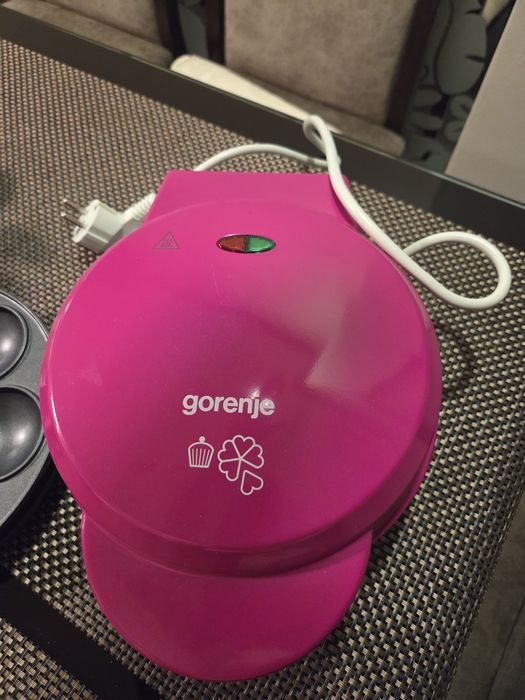 Гофретник Gorenje WCM702PW, 700W, Незалепващи плочи, Розов