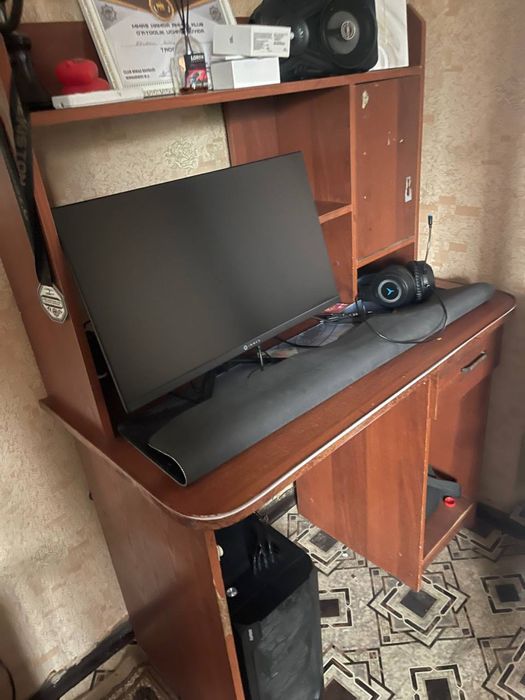 Продаю стол в хорошем состоянии