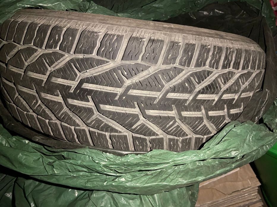 Продам шины всесезонные в хорошем состоянии