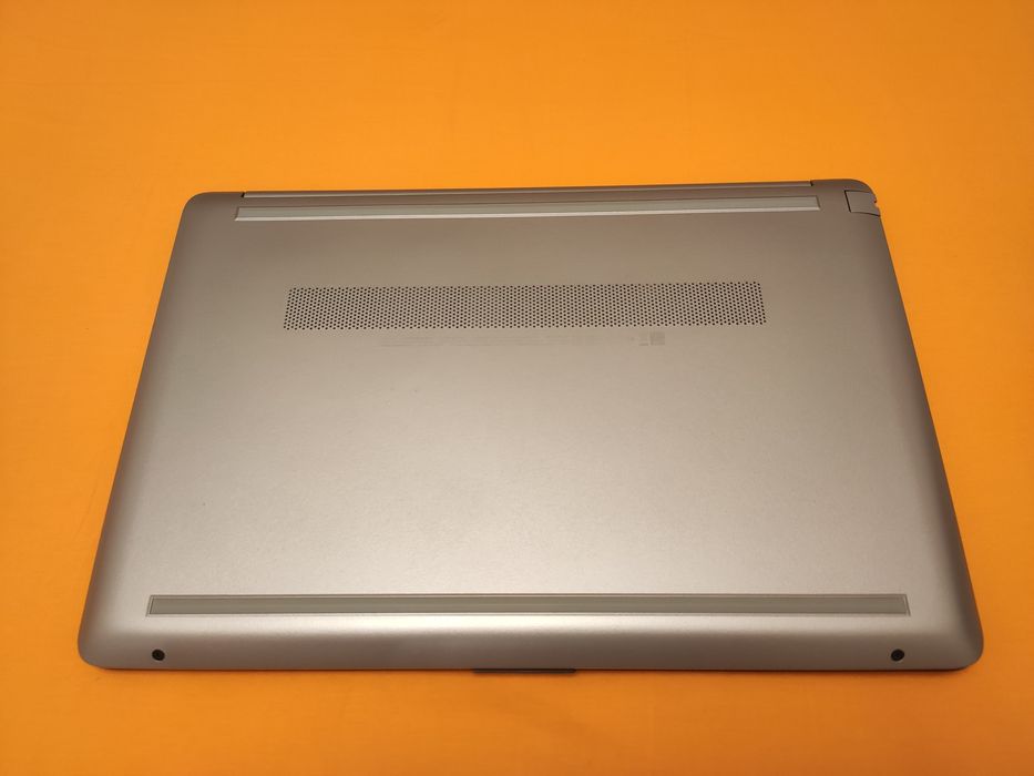 Laptop HP 250 G8, i7-1165G7, 8 GB RAM, SSD ~500 GB, Iris Xe