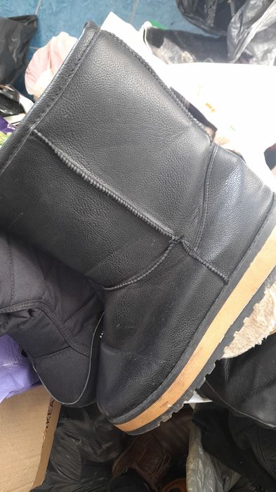 Încălțăminte second hand
