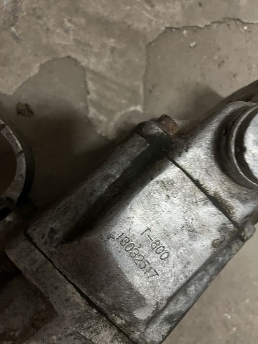 Продавам голям пневматичен гайковерт за камион